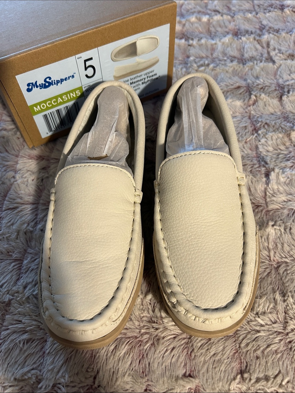 My Slippers Women’s Cream Moccasin Slippers size 5